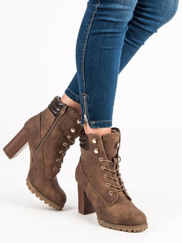 WIĄZANE BOTKI NA OBCASIE na Arena.pl