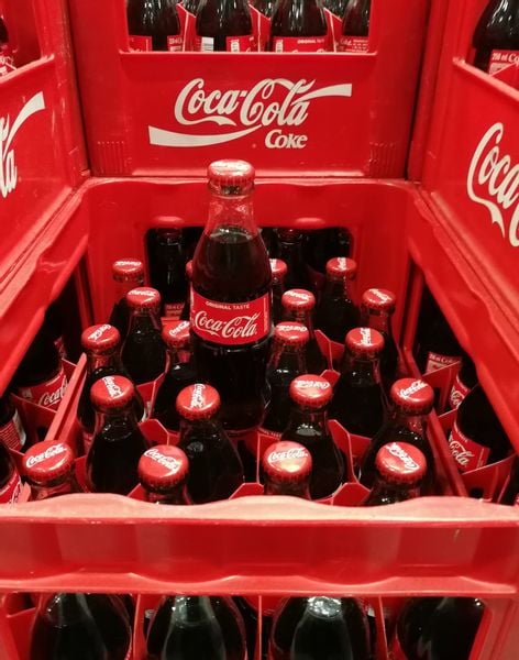 Coca-Cola butelka 250ml - karton zdjęcie 1