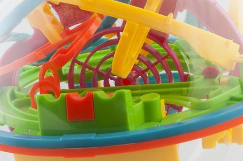 Inteligentna kula - labirynt 3D (138 przeszkód) na Arena.pl