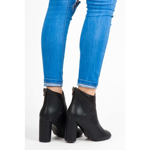 Botki Na Słupku r.39 na Arena.pl