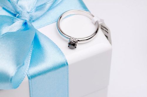 Złoty pierścionek PBD1595B - Diament na Arena.pl