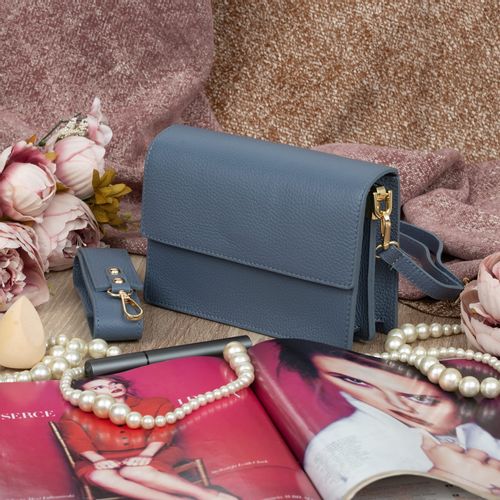 VERA PELLE torebka skórzana listonoszka z klapą V606 c.jeansowa na Arena.pl