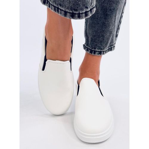 Trampki slip-on White r.38 na Arena.pl