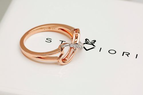 pierścionek nieskończona miłość z różowego i białego złota z diamentami na Arena.pl