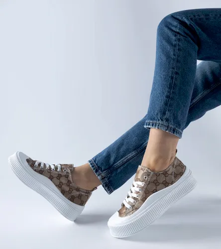 Brązowe trampki zdobione monogramem Cavi 38 na Arena.pl