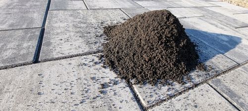 Piasek Bazaltowy Fuga Zasypka Grafit Do Kostki Brukowej 0-2 20 KG na Arena.pl