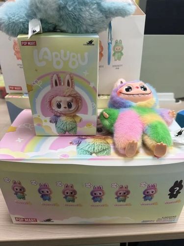LABUBU TĘCZOWE MASKOTKA LALKA BRELOK FIGURKA PLUSZAK NIESPODZIANKA na Arena.pl