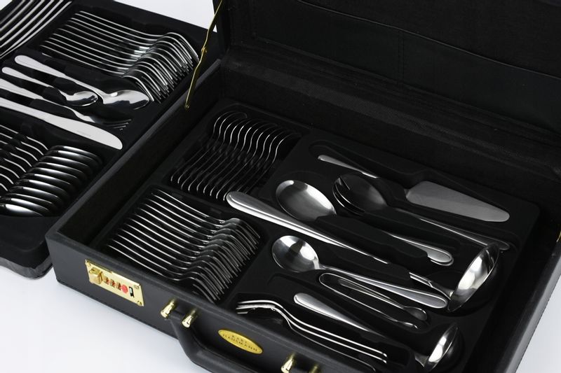 Sztućce w WALIZCE EKSKLUZYWNE 72 elementy na 12 OSÓB zdjęcie 4