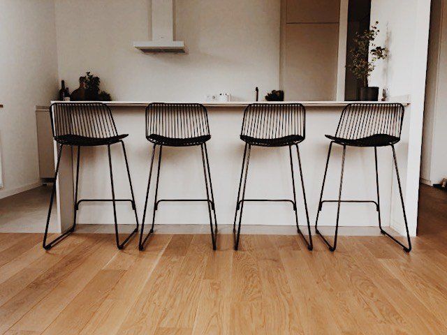 Krzesło barowe Dill High czarne z czarną poduszką zdjęcie 4