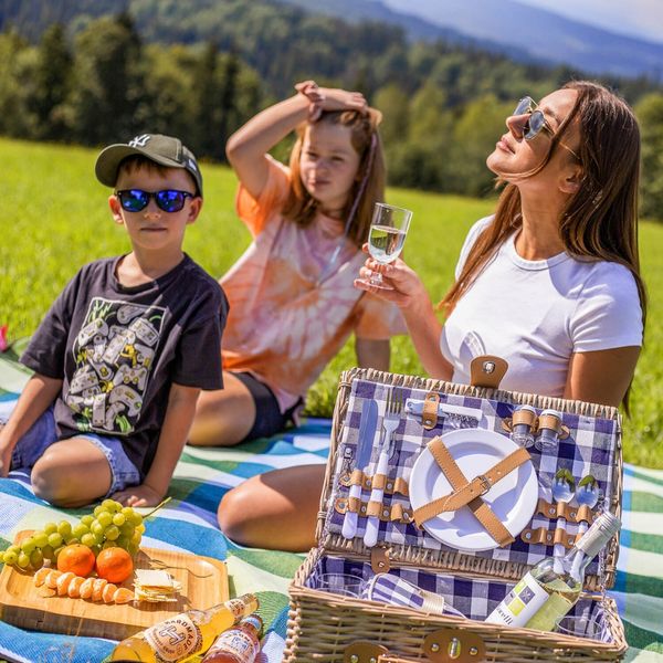 Deska do wędlin i serów z miseczkami do dipów zdjęcie 4