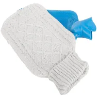 Termofor gumowy w szarym sweterku duży 2l ogrzewacz ciepłą wodę