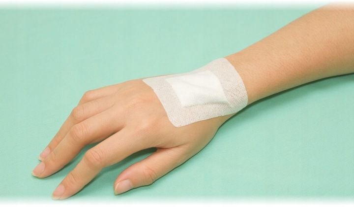 Salvequick Textile Elastic - elastyczny plaster do cięcia - 75cm zdjęcie 3