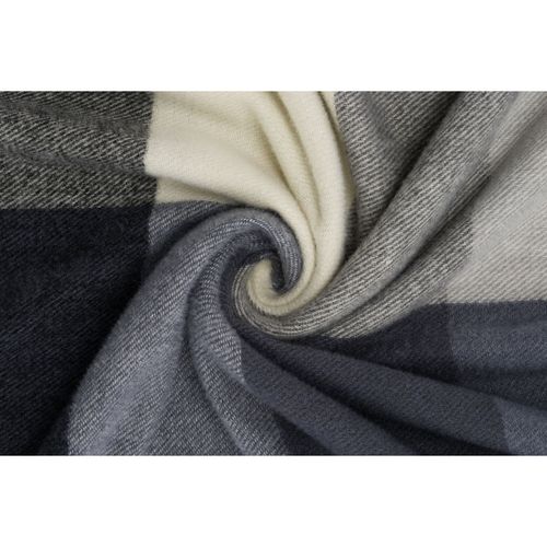 dwustronny szal damski z poliestru w dominującym czarnym kolorze na Arena.pl