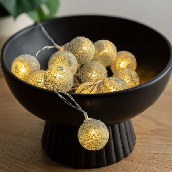 Girlanda Cottonballs seledynowe 16 lampek LED zdjęcie 2
