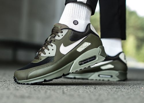 Nike Air Max 90 Essential (537384-309)40.5 na Arena.pl