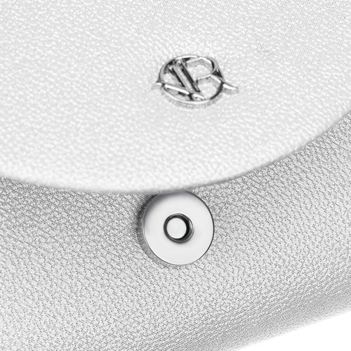 srebrna kopertówka damska wykonana ze skóry ekologicznej zawieszona na Arena.pl