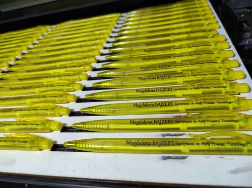 DŁUGOPISY Z NADRUKIEM UV reklamowe RÓŻNE KOLORY 50 szt LOGO TWOJE dane na Arena.pl