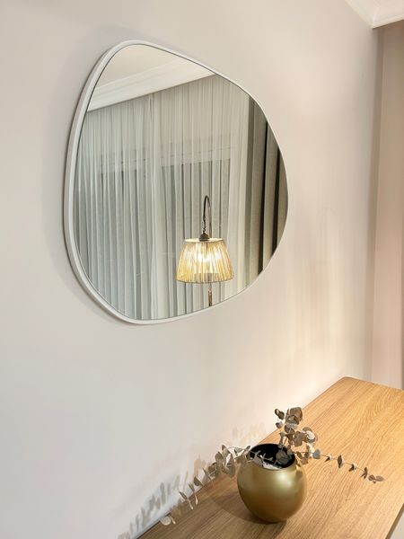 Lustro ścienne asymetryczne 55x75 cm w biała ramie zdjęcie 6