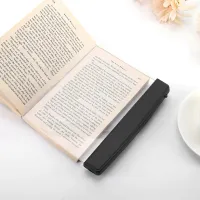 Innowacyjna płaska lampka LED do czytania książek
