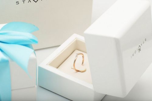 pierścionek z różowego złota z diamentami na Arena.pl