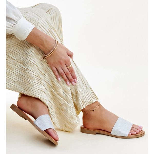 Srebrne błyszczące klapki r.37 zdjęcie 2