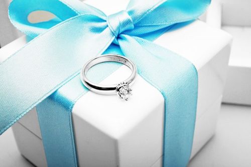 Złoty pierścionek PBD0660 - Diament na Arena.pl