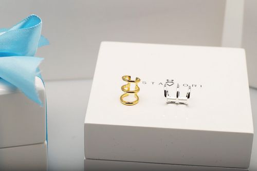 srebrny mankiet do ucha potrójny na Arena.pl