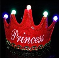 korona na głowę party, urodziny led świecąca 12x10,5 cm czerwona