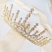 POZŁACANA korona diadem tiara ślubna MODNA błyszcząca na bal do sukni