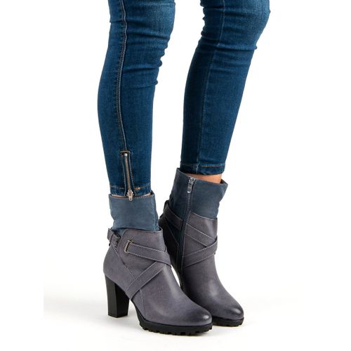 Modne botki na słupku r.38 na Arena.pl