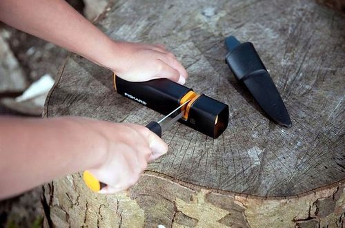 Ostrzałka do noży i siekier Fiskars Xsharp na Arena.pl