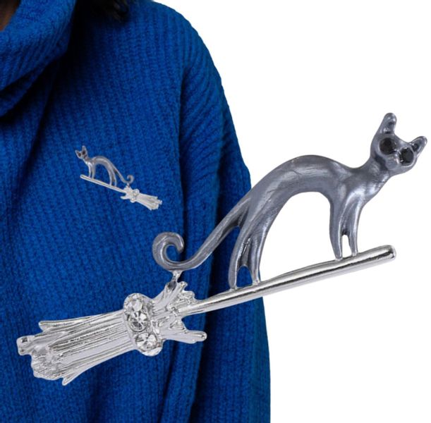 Broszka z cyrkoniami srebrna czarny kot na miotle kotek przypinka zdjęcie 6