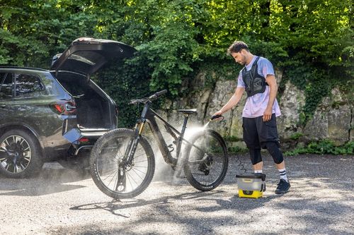 Przenośna myjka ciśnieniowa akumulatorowa Karcher OC 4 na Arena.pl