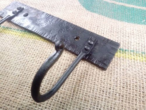 Wieszak ścienny Znaczek 2 haki klucze lub ubrania na Arena.pl