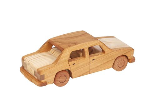 Duży model auta "Fiat 125p" na Arena.pl