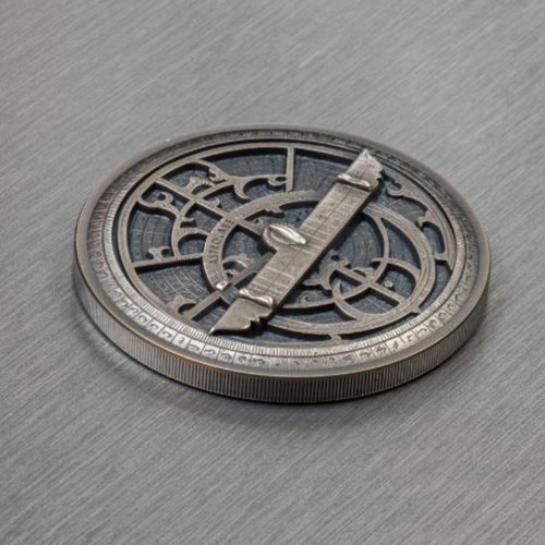 Cook Islands: Historic Instruments – Astrolabe 2 uncje Srebra 2023 Ultra High Relief Antiqued Coin na Arena.pl