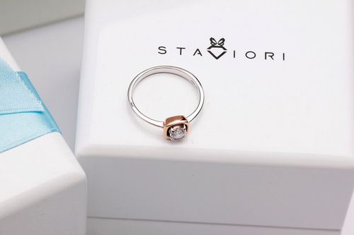 Złoty pierścionek PXD1542D - Diament na Arena.pl