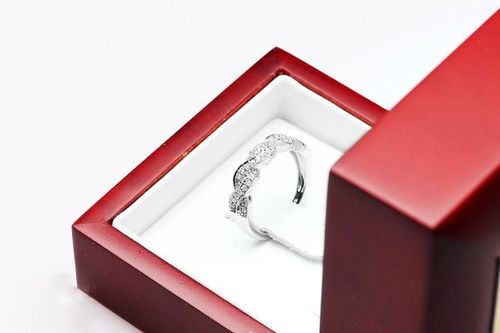 Złoty pierścionek PBD3426 - Diament na Arena.pl