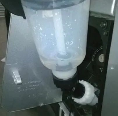 LEJEK DO PŁYNU AdBlue 1100ml KĄTOWY na Arena.pl
