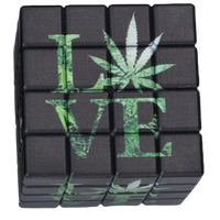 Młynek do Mielenia Tytoniu Suszu w Kształcie Kostki Rubika Love Marihuana