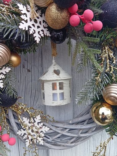 Wianek świąteczny 45 cm z latarenką LED złoto-czarny z akcentem różu na Arena.pl