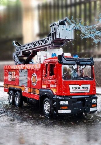 STRAŻ POŻARNA WÓZ SAMOCHÓD STRAŻACKI Z NAPĘDEM LEJE WODĄ ŚWIATŁO DŹWIĘK na Arena.pl