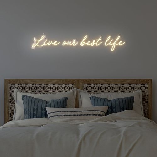 Napis LED Live Our Best Life na Arena.pl