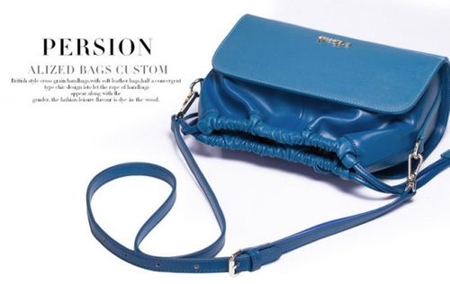 Modna torebka do ręki Niebieska na Arena.pl