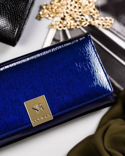 portfel damski z lakierowanej skóry naturalnej zamykany na Arena.pl