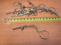 brelok 10szt pistolet metal 7220
