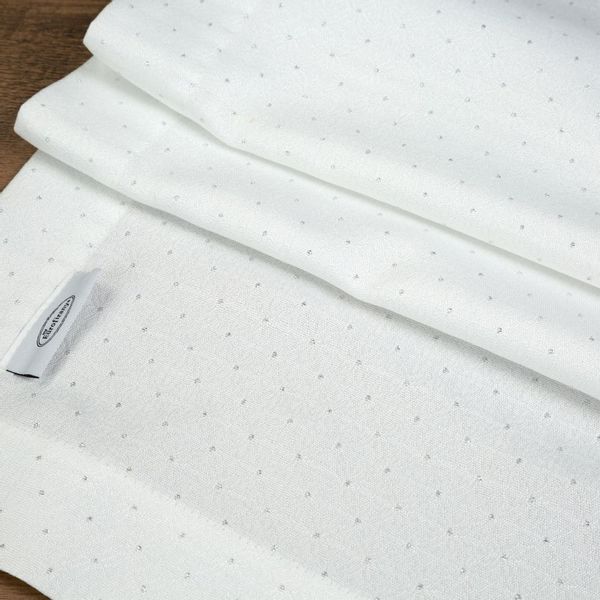 Obrus dekoracyjny ELLEN 145x280 Eurofirany biały w srebrne kropki zdjęcie 5