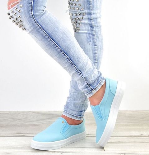 Niebieskie trampki Slip On na platformie39 na Arena.pl