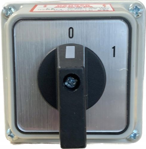 ŁĄCZNIK KRZYWKOWY 16A 0-1 3F W OBUDOWIE IP65 na Arena.pl