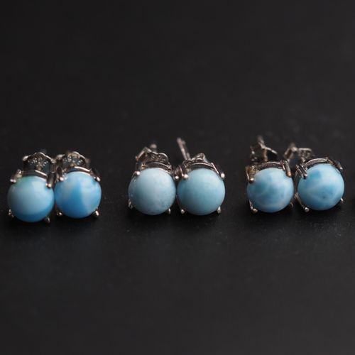 Kolczyki sztyfty - Larimar okrągły i srebro rodowane na Arena.pl